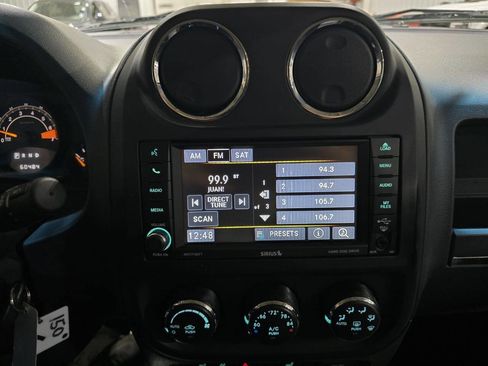 Used 2017 Jeep Patriot High Altitude AWD/4WD image 34