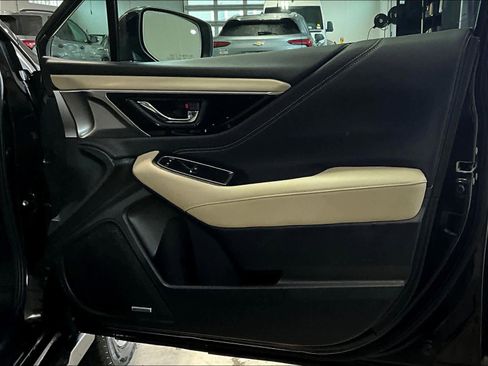 Used 2023 Subaru Outback Limited image 12