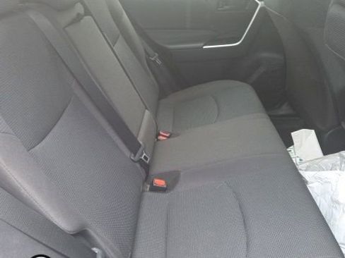 Used 2021 Toyota RAV4 LE image 6