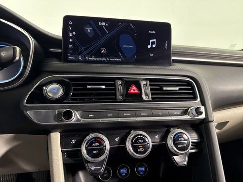Used 2023 Genesis G70 2.0T image 25