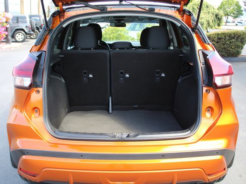 Used 2022 Nissan Kicks SV FWD image 16
