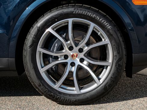 New 2026 Porsche Cayenne Coupe AWD/4WD image 15