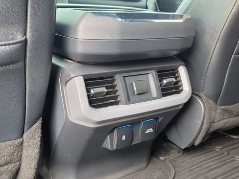 Used 2024 Ford F150 Lariat AWD/4WD image 35