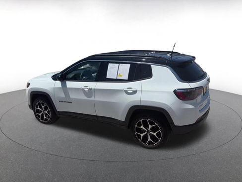 Used 2025 Jeep Compass Limited AWD/4WD image 10