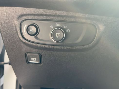 Used 2024 GMC Terrain SLE image 16