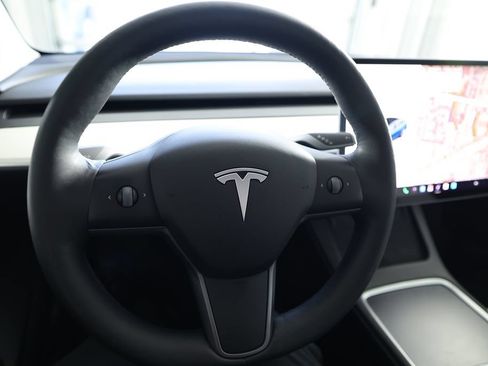 Used 2021 Tesla Model 3 Standard Range Plus RWD image 18