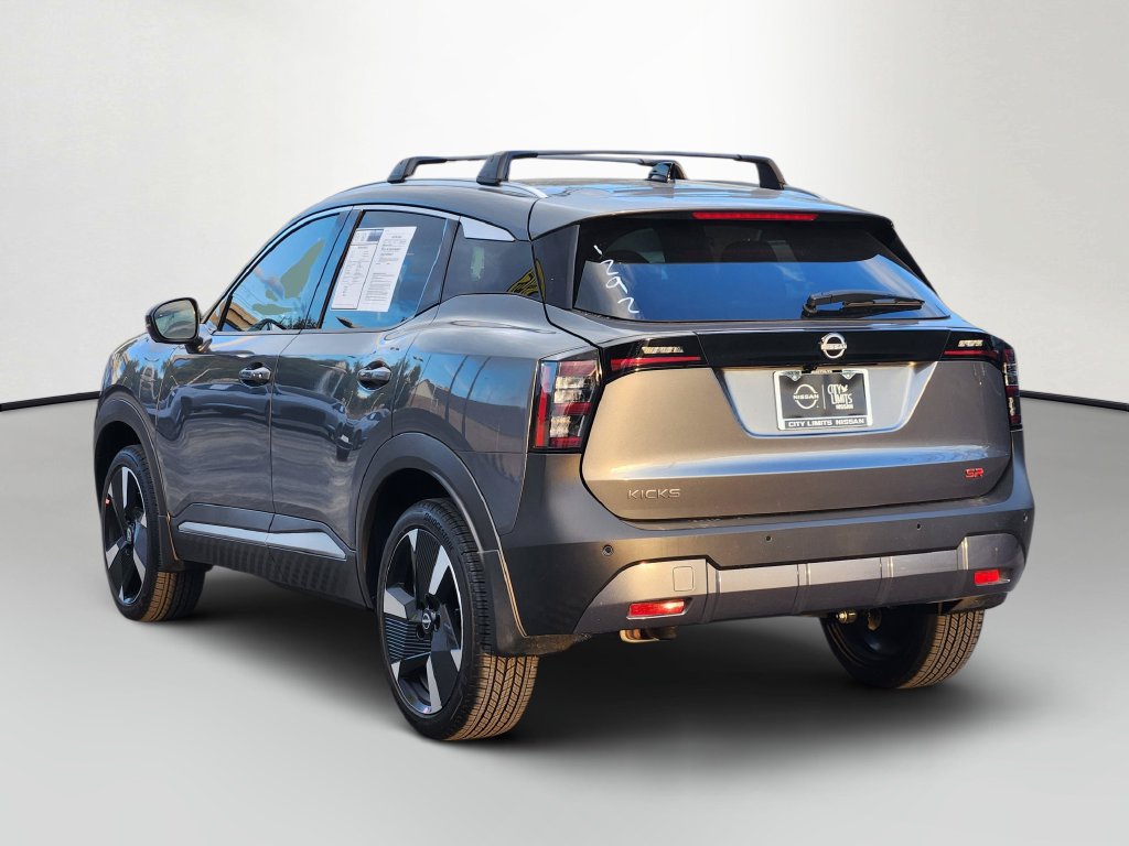 Used 2026 Nissan Kicks SR w/ SR Premium Package FWD image 5
