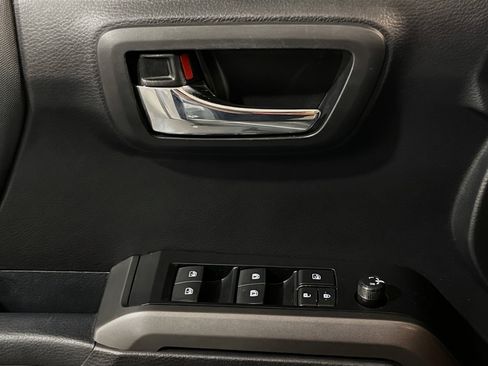 Used 2021 Toyota Tacoma TRD Off-Road AWD/4WD image 13