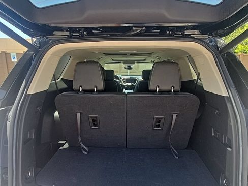 Used 2023 GMC Acadia Denali w/ Denali Ultimate Package FWD image 12