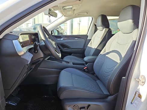 New 2026 Volkswagen Tiguan SE image 11