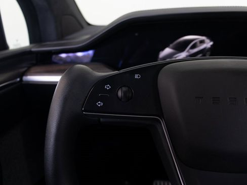 Used 2023 Tesla Model X image 28