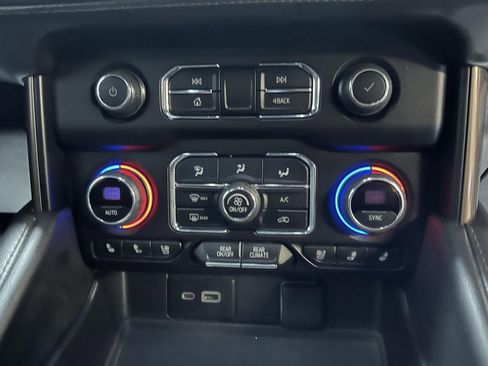 Used 2022 Chevrolet Tahoe High Country image 18