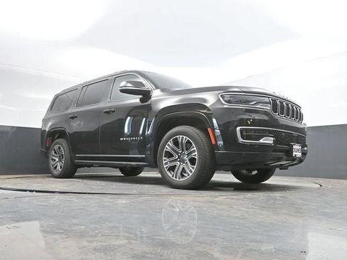 Used 2024 Jeep Wagoneer Series II AWD/4WD image 45