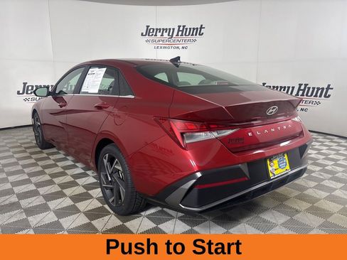 Used 2024 Hyundai Elantra SEL w/ Convenience Package FWD image 7