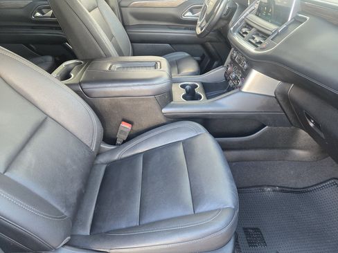 Used 2022 Chevrolet Suburban LT w/ Luxury Package image 10