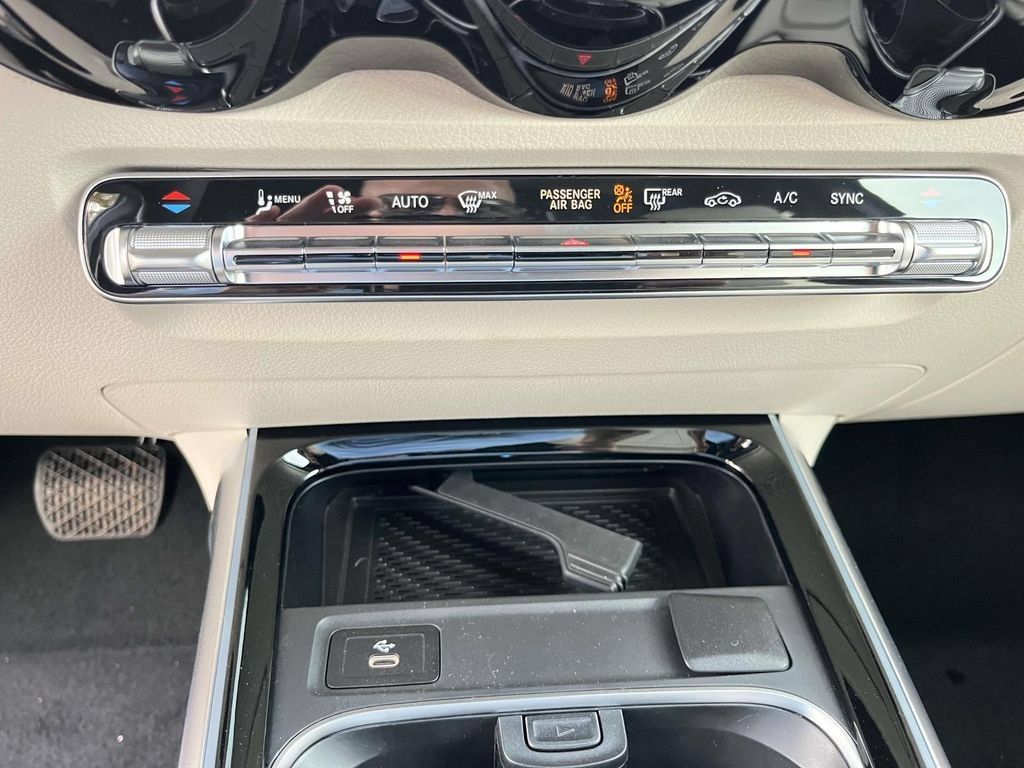 Certified 2026 Mercedes-Benz GLB 250 4MATIC image 19