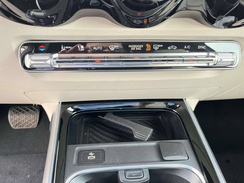 Used 2026 Mercedes-Benz GLB 250 4MATIC image 19