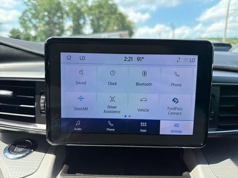 Used 2023 Ford Explorer XLT w/ Equipment Group 202A AWD/4WD image 28