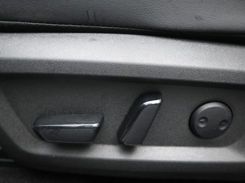 Used 2022 Nissan Rogue SV w/ SV Premium Package image 10