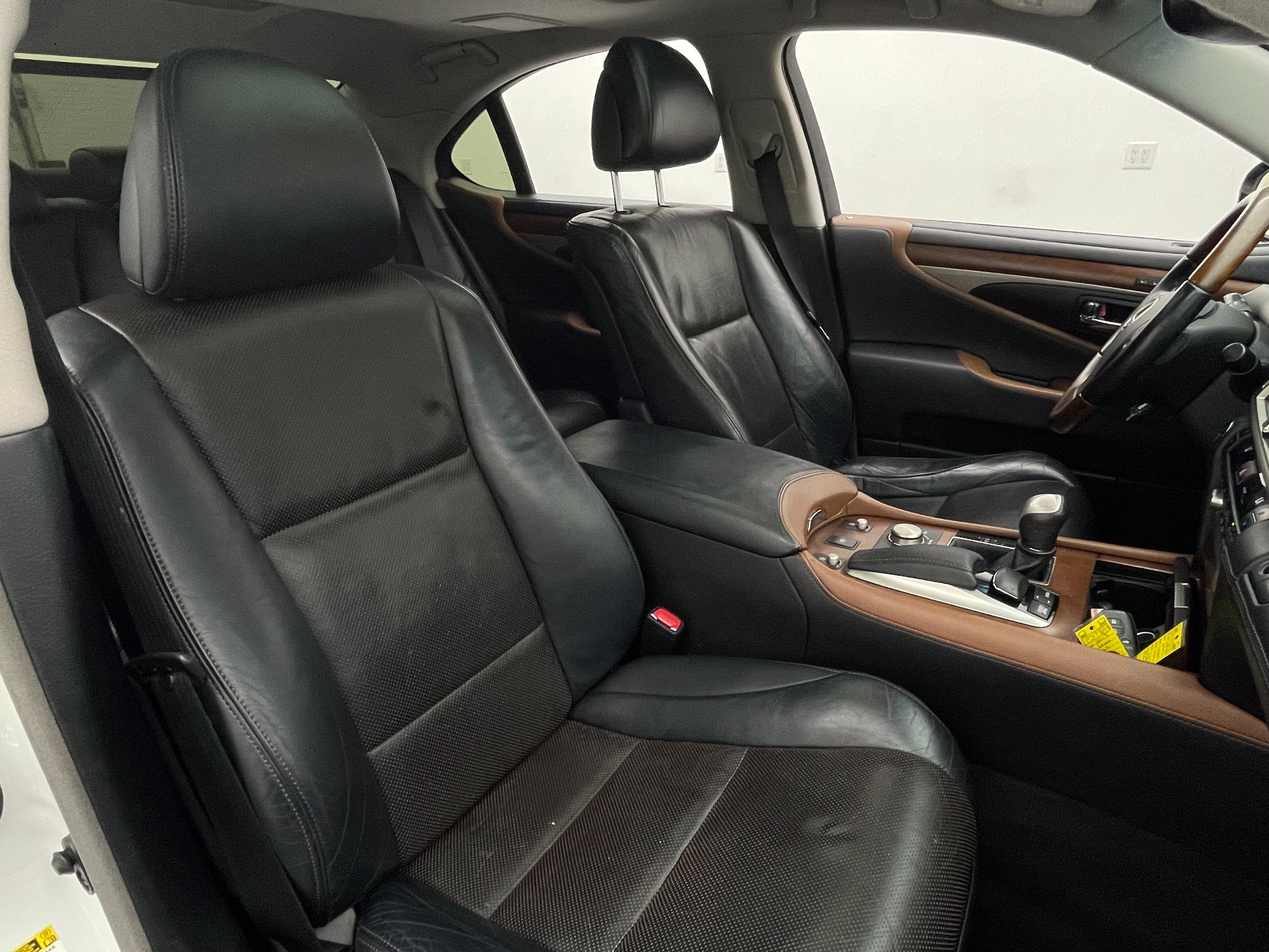 Used 2013 Lexus LS 460 AWD w/ Comfort Pkg image 37