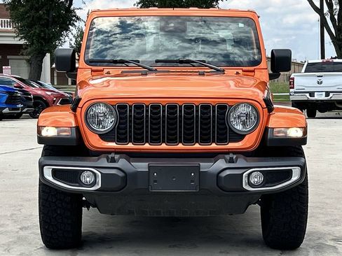 Used 2025 Jeep Gladiator Sport AWD/4WD image 8