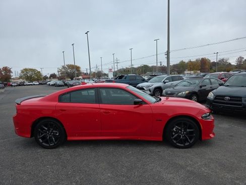 Used 2023 Dodge Charger R/T w/ Blacktop Package image 3