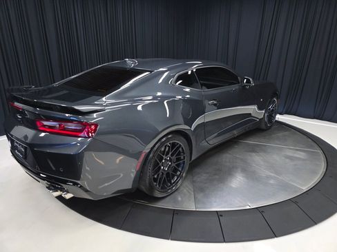 Used 2018 Chevrolet Camaro SS RWD image 13