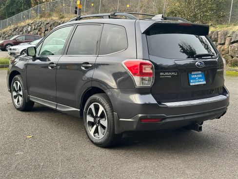 Used 2018 Subaru Forester 2.5i Limited image 3
