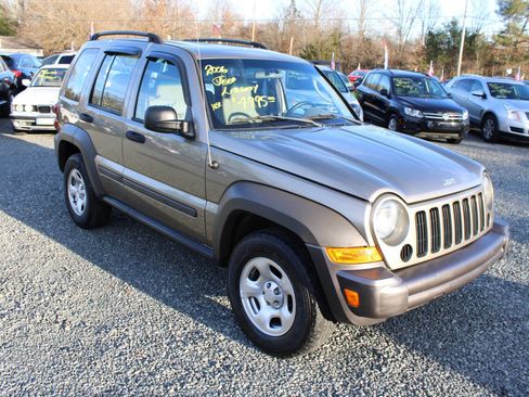 Used 2006 Jeep Liberty Sport image 4