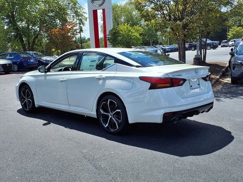 New 2025 Nissan Altima 2.5 SR image 3