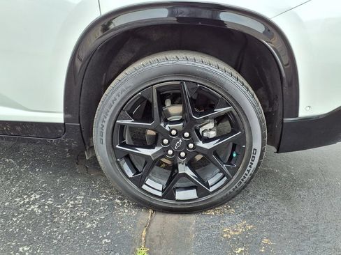 Used 2024 Chevrolet Traverse RS w/ LPO, Floor Liner Package AWD/4WD image 26