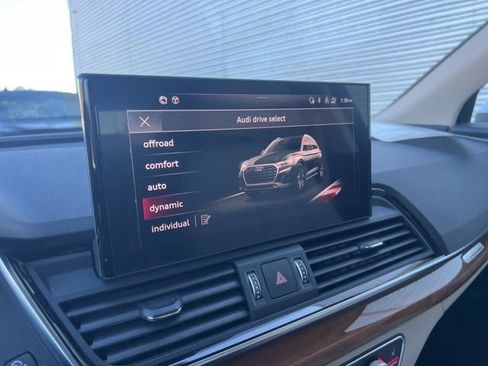 Used 2022 Audi Q5 2.0T Premium w/ Convenience Package image 23