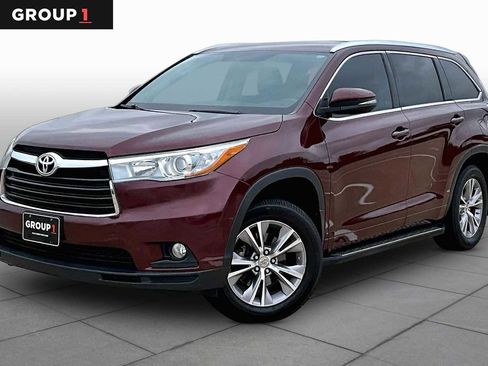 Used 2015 Toyota Highlander XLE FWD image 1