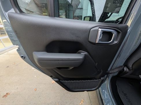 New 2026 Jeep Wrangler Unlimited Rubicon image 40