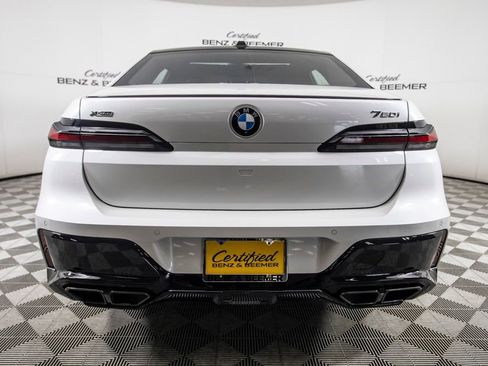 Used 2025 BMW 760i xDrive w/ Executive Package AWD/4WD image 10