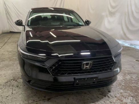 Certified 2025 Honda Accord SE image 2