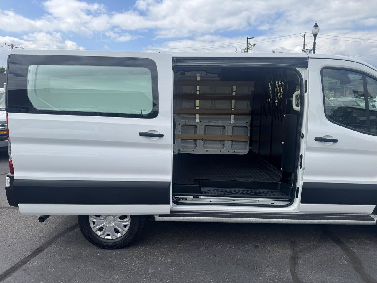 Used 2025 Ford Transit 250 Low Roof w/ Exterior Upgrade Package RWD image 6