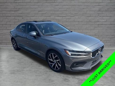 Used 2020 Volvo S60 T5 Momentum w/ Protection Package Premier FWD image 1