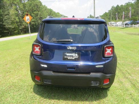 Used 2018 Jeep Renegade Latitude w/ Safety & Security Group FWD image 7