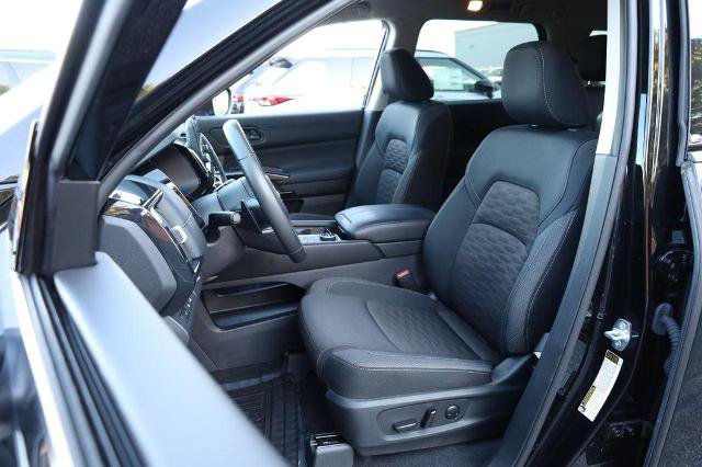 Certified 2025 Nissan Pathfinder SV AWD/4WD image 10
