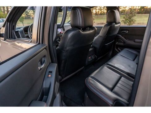 Used 2023 Nissan Frontier PRO-4X w/ Pro-4X Premium Package image 13