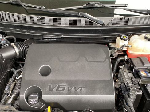 Used 2023 Chevrolet Traverse LS w/ Midnight/Sport Edition FWD image 41