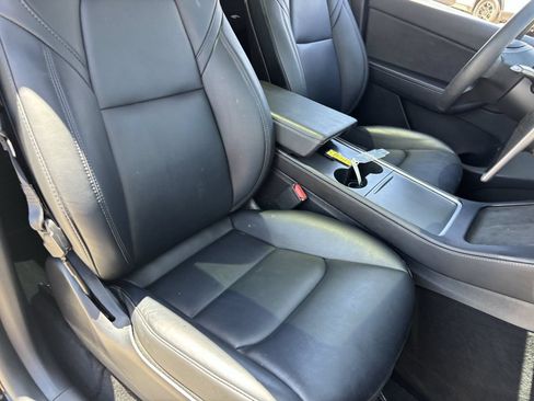Used 2021 Tesla Model Y Long Range AWD/4WD image 8