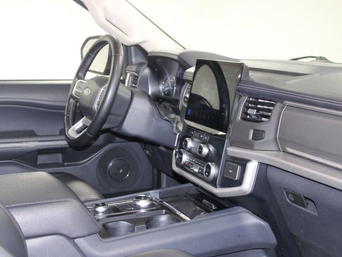 Used 2024 Ford Expedition Max XLT image 33