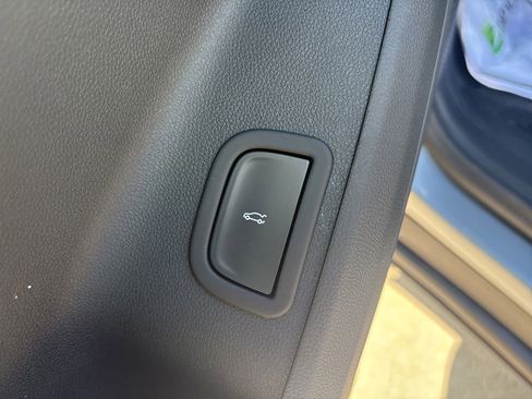 New 2026 Chevrolet Traverse LT w/ Midnight/Sport Edition FWD image 15