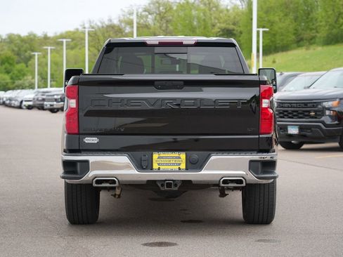 Used 2022 Chevrolet Silverado 1500 LT AWD/4WD image 4