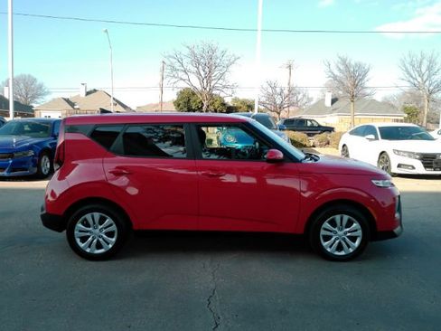 Used 2020 Kia Soul LX image 5