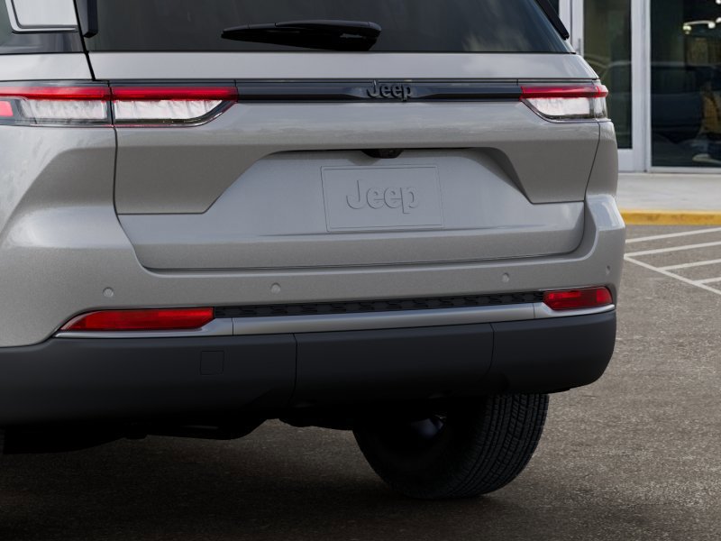 New 2026 Jeep Grand Cherokee Altitude RWD image 13