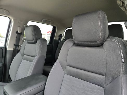 Used 2024 Nissan Frontier SV w/ SV Convenience Package image 13