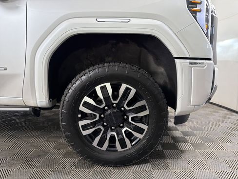 Used 2024 GMC Sierra 2500 Denali Ultimate image 28